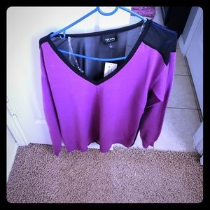 Sweater top by Nicole Miller